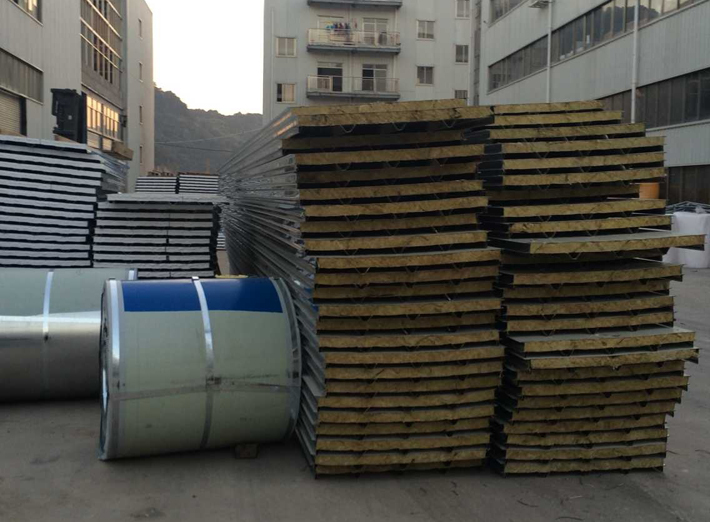 巖棉瓦板和泡沫瓦板